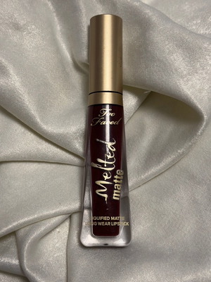 TooFaced Lipgloss new, beautiful dark shade