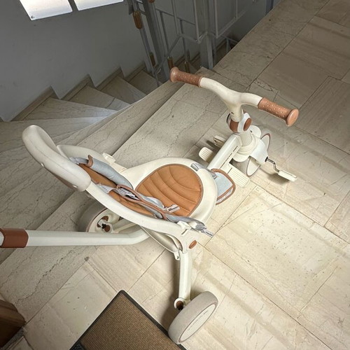 Byox tricycle bike 3 in 1 beige like new for 12-72 months