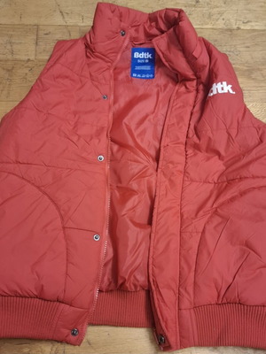 BodyTalk men's red sleeveless jacket like new, size M