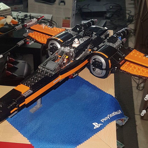 Lego Star Wars Poe's X-wing Fighter 75102 used
