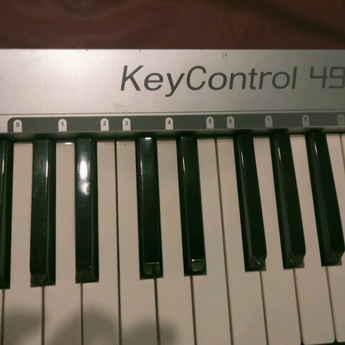 ESI KeyControl 49+ MIDI Keyboard like new, 49 keys