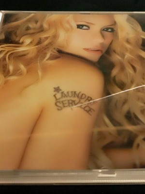 Shakira Laundry Service CD σαν καινούργιο, pop