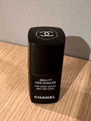 Chanel top coat matte like new
