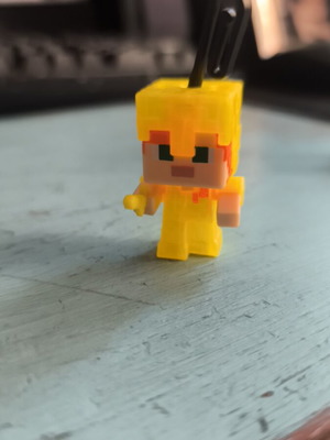 Golden Alex figure Kinder Joy x Minecraft, like new
