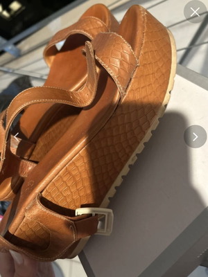 Sandals like new, size 40