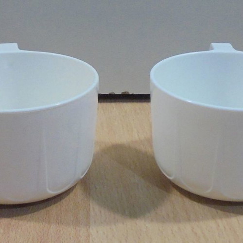 TWA Trans World Airlines set of 2 old plastic promotional mugs used