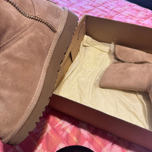 Ugg Australia boots size 37 like new, beige and pink