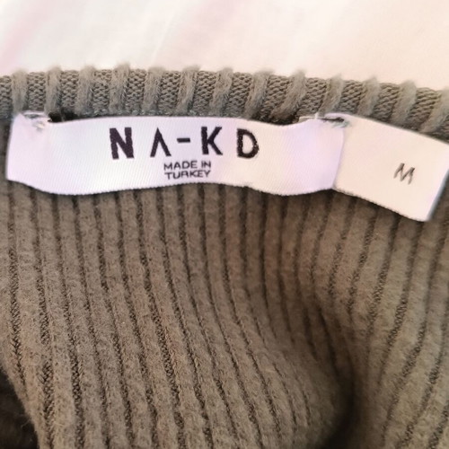 NA-KD Green Strap Top size M like new, winter fabric