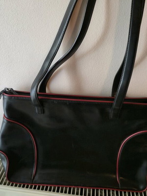 Black leather shoulder bag like new, genuine leather