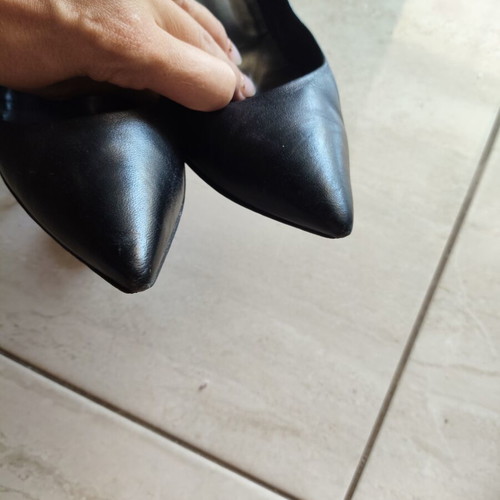 Mourtzi black pumps size 39 like new