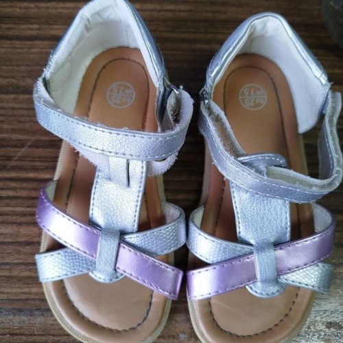 Children's sandals like new, size 25