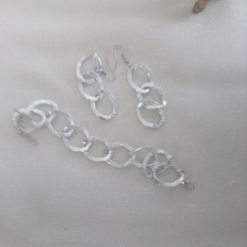 Earrings and bracelet set new