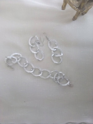 Earrings and bracelet set new