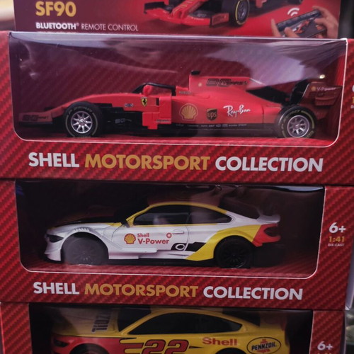 Shell Motorsport Collection new, set of 3 models with batteries