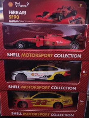 Shell Motorsport Collection new, set of 3 models with batteries