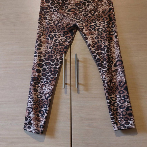Leopard print elastic leggings like new, one size