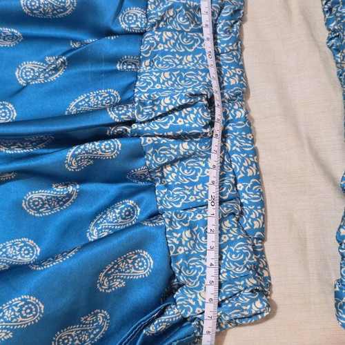 Set of pants and crop top like new, white and blue