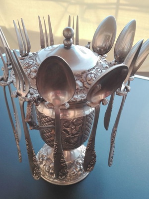 Silver-plated handmade sweet container used with 6 spoons and 6 forks