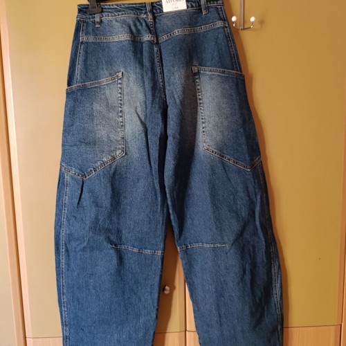 Adoro blue jeans with side pockets, new