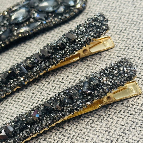 Lynne hair clips like new, black and silver
