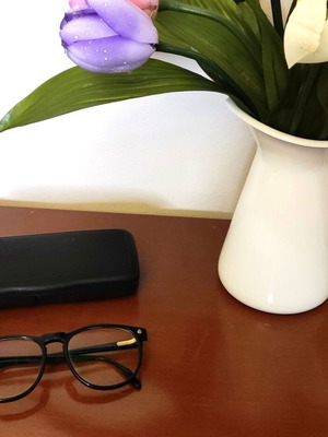 United Colors of Benetton eyeglasses used with hard case, black frame