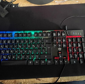 Trust GXT 838 Azor Σετ Gaming Πληκτρολόγιο με RGB φωτισμό & Ποντίκι (Ελληνικό)
