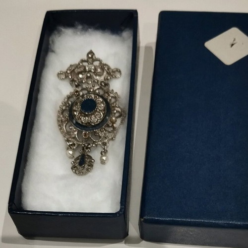 Vintage silver-blue brooch like new with pearls