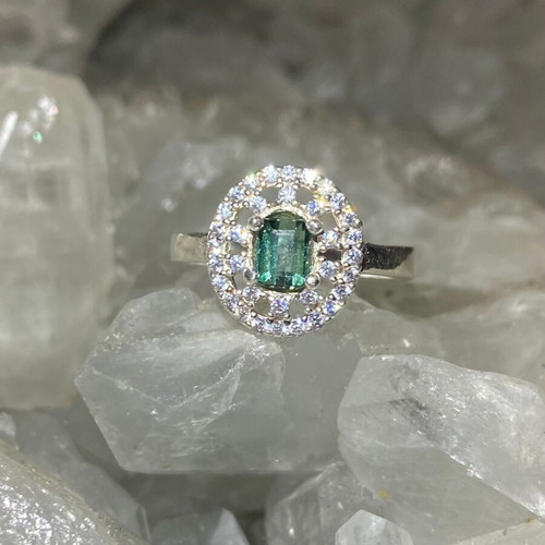 Silver ring with natural emerald and moissanite, new