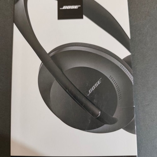 Bose Noise Cancelling 700 wireless headphones new, black