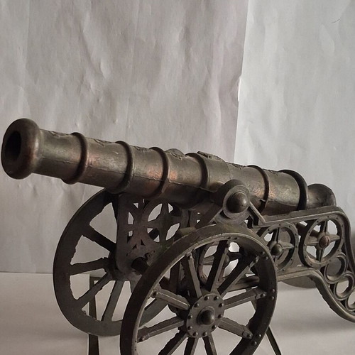 Decorative Bronze Table Cannon 34 cm like new, collectible