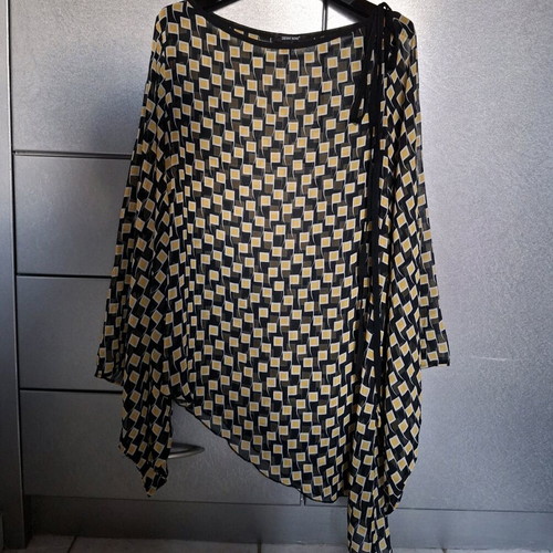 Denny Rose blouse long bell sleeve asymmetrical like new