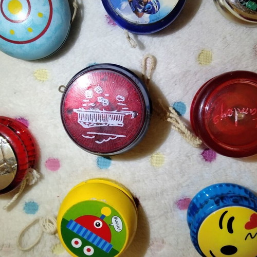 Vintage yo-yos, set of 14 pieces