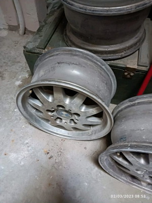 BMW E36 aluminum rims 3 pieces like new with 1 steel rim gift