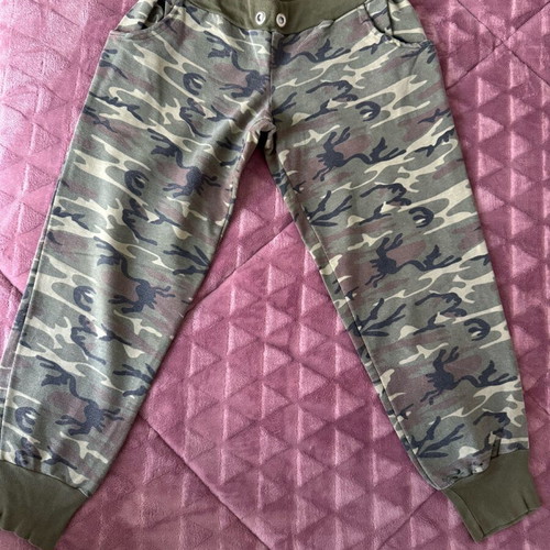 Khaki Capri Pants used, sweatpants style