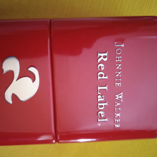 Johnnie Walker collectible metal whisky box like new