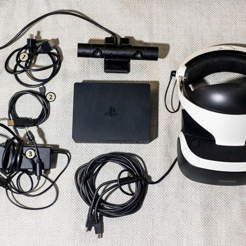 Sony PlayStation VR goggles with camera and 2 Move controllers
