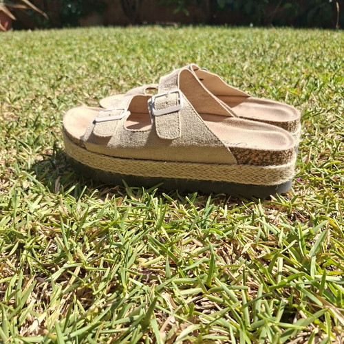 Platform sandals beige like new, size 40