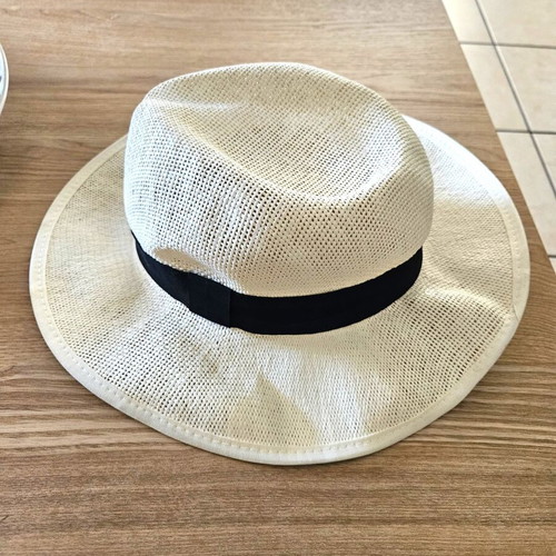 Summer hat ivory color with black band size S new