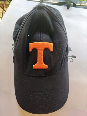 Hat new 100% cotton in excellent quality and condition