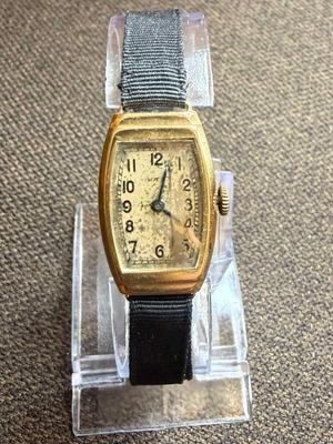 Rolex Prima 1930s wristwatch 9k gold used with authentic patina