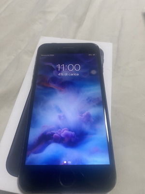 iPhone 7 Black 32GB used with damaged camera and intact screen