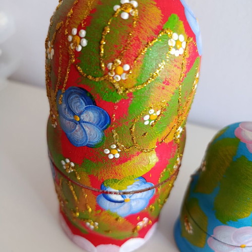 Matryoshka Babushka wooden hand-painted 5 in 1 like new