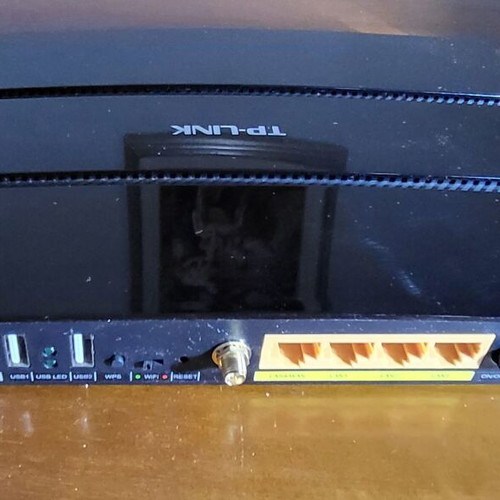 TP-LINK TD-W8970 300 Mbps Wireless N ADSL2+ Modem Router like new