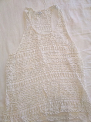 Tavik lace blouse size S like new, white