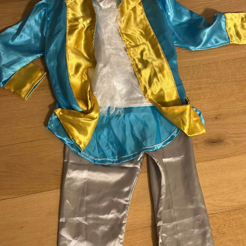 Children's carnival costumes used for ages 2-5