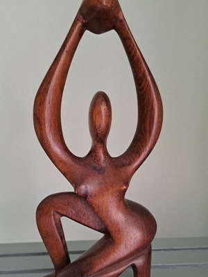 Wooden handmade African statue like new, 25 cm height