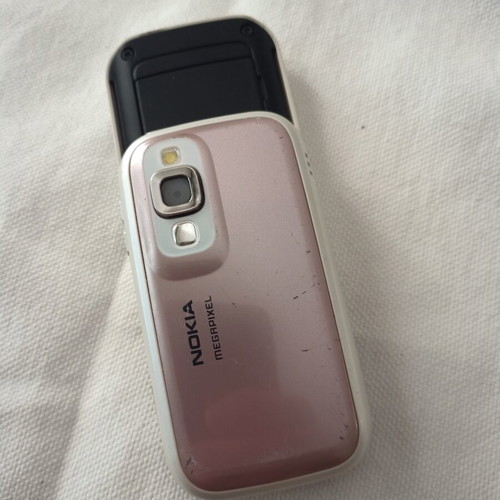 Nokia 6111 pink phone like new, functional without charger
