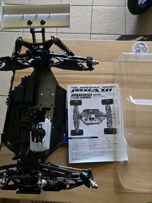 MUGEN SEIKI truggy MBX-6T καινούργιο με 2 σέρβο Savox δώρο