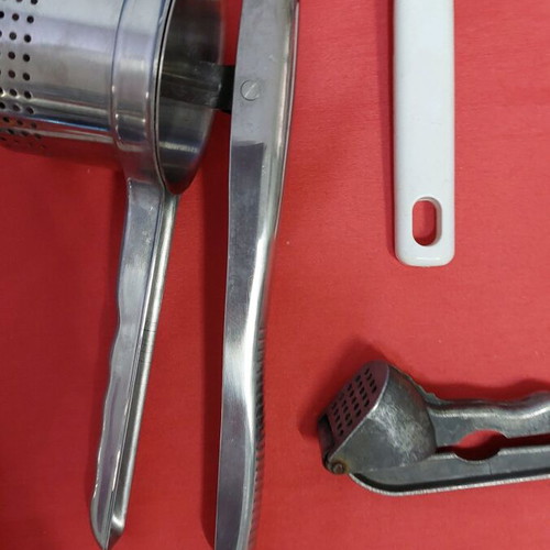 Kitchen tools used, set of 20 pieces with knives