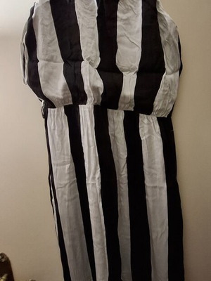 Summer cotton dress with unique strap design, black and white